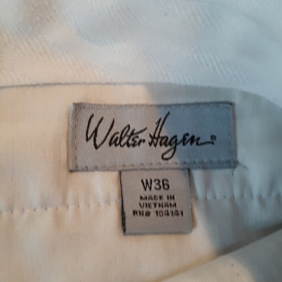 Walter Hagan 36 pleated front tan shorts - Picture 2 of 2